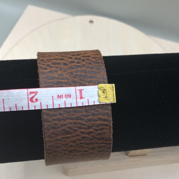 Artisan 2 sided leather bracelet wide-unisex - Picture 4 of 5